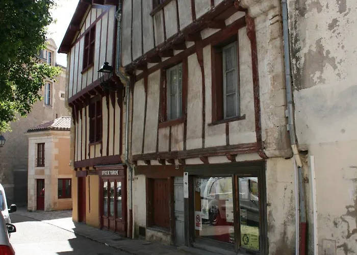 Les Nuits D'aldearde Apartment Airvault